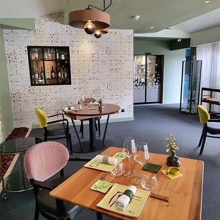 Le Carre D'Alethius Logis Hotel Restaurant Charmes-sur-Rhone Exterior foto