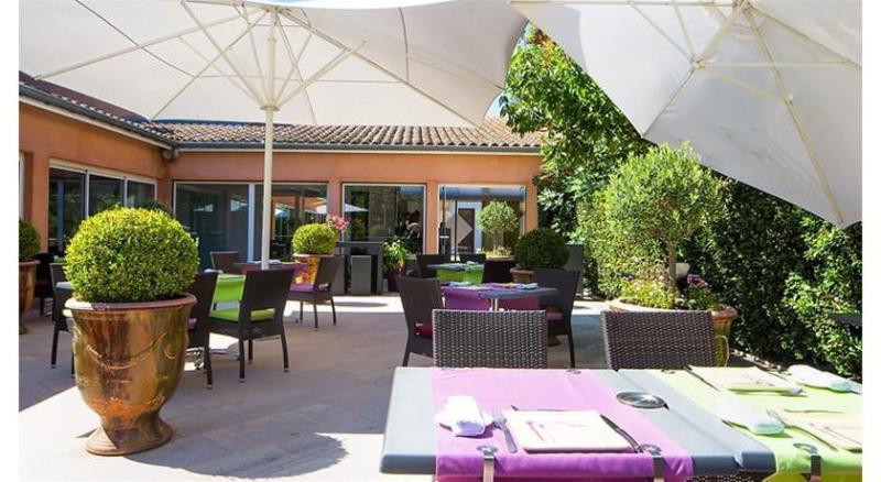 Le Carre D'Alethius Logis Hotel Restaurant Charmes-sur-Rhone Exterior foto